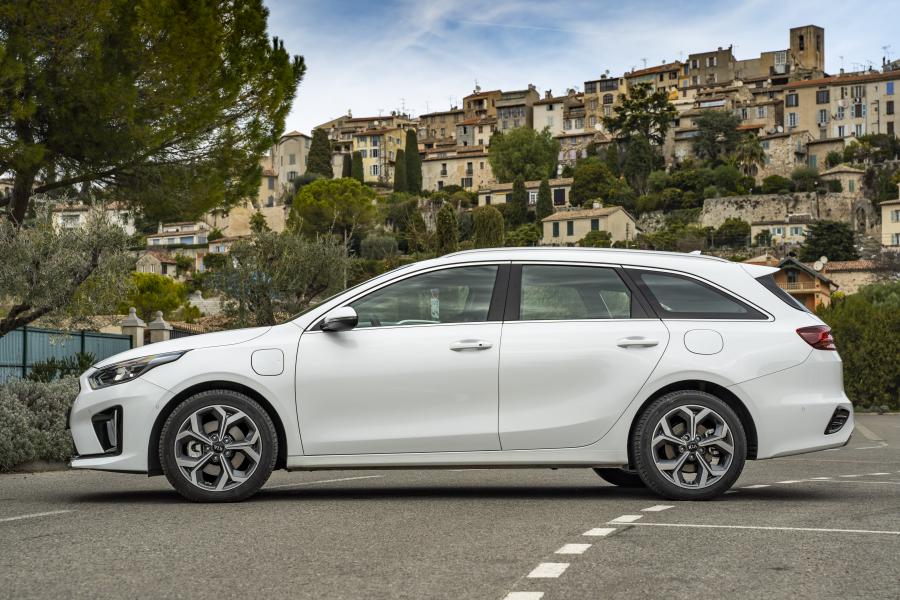  Kia Ceed Sportswagon PHEV 2019 года  (WW) (фото 37 из 42)